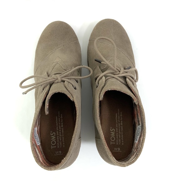 TOMS Kala Wedge Booties Tan Suede Leather Ankle Booties Boots Size 9 - Picture 5 of 9